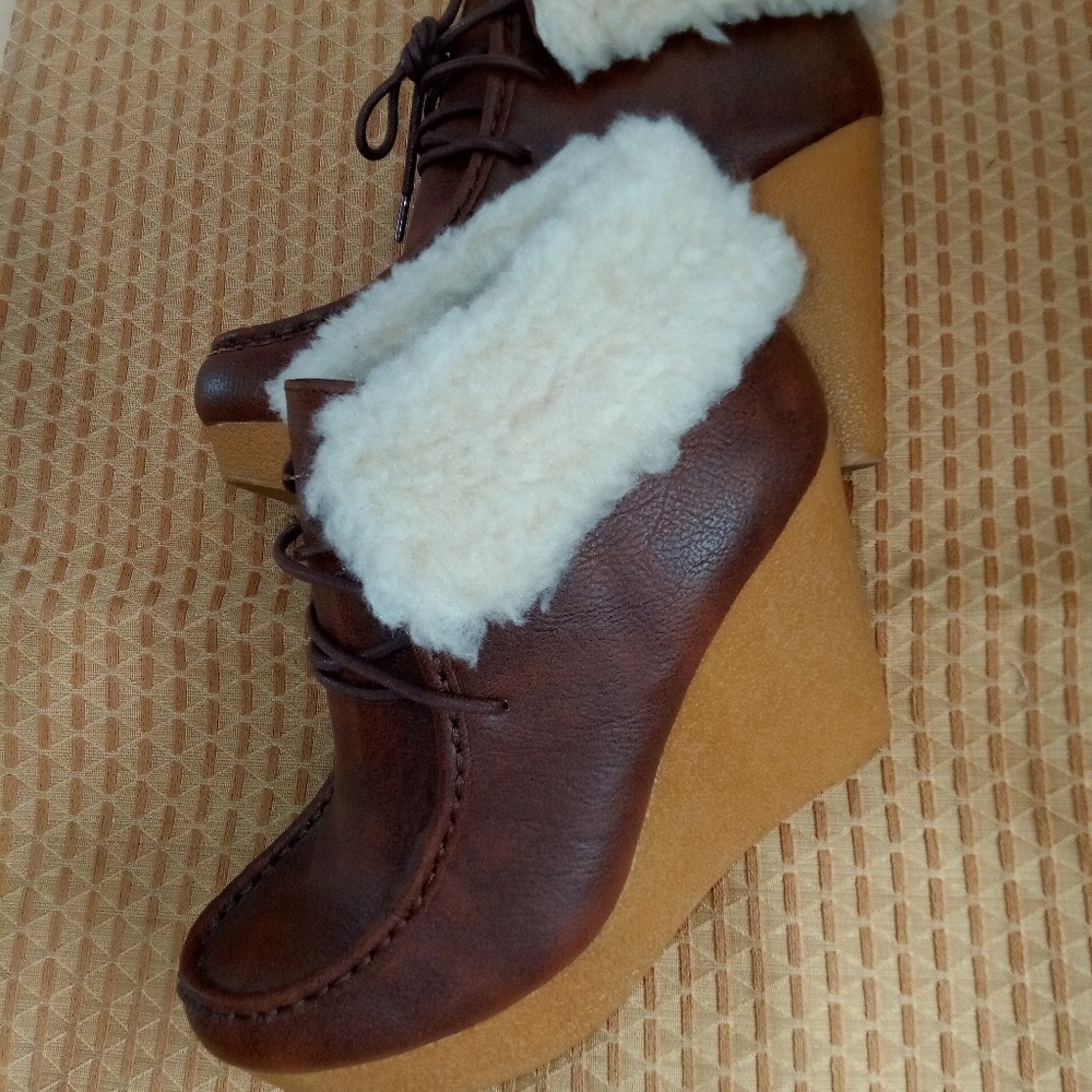 Vintage Style Faux Leather Fur Wedge Boots